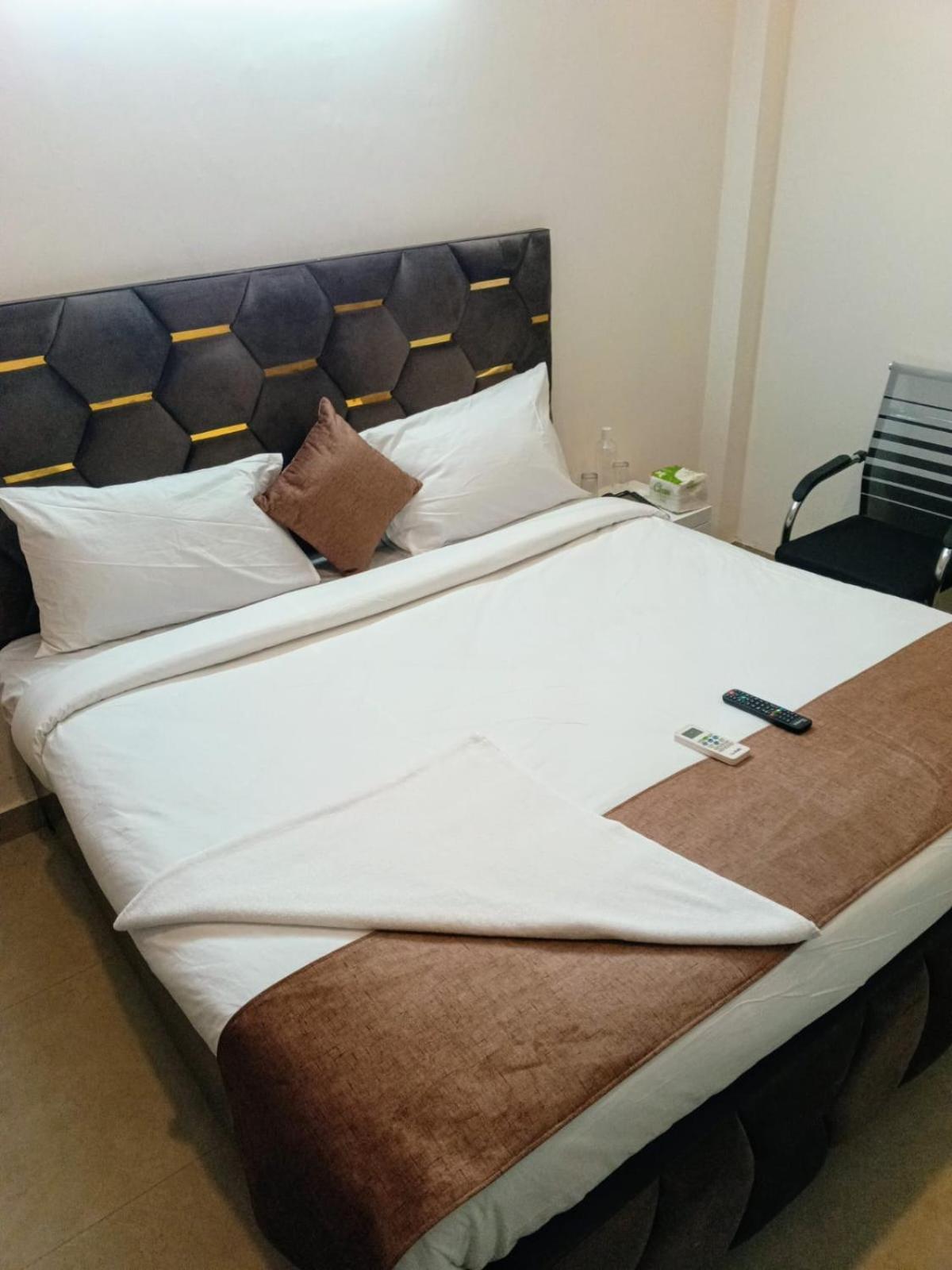Soooper Hotel Gurgaon Eksteriør billede